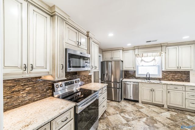 8430 Hogan Drive SE, Huntsville, AL 35802