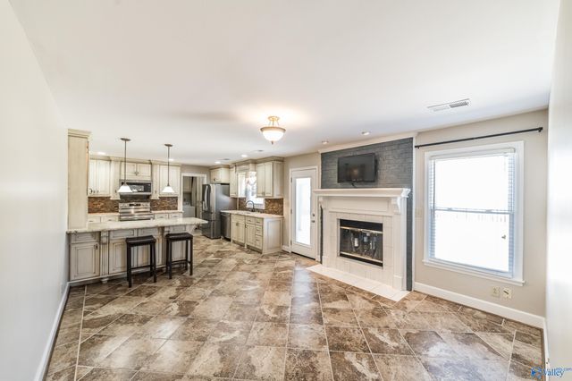 8430 Hogan Drive SE, Huntsville, AL 35802