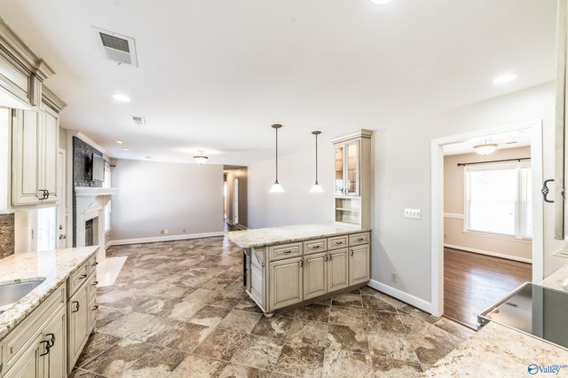 8430 Hogan Drive SE, Huntsville, AL 35802