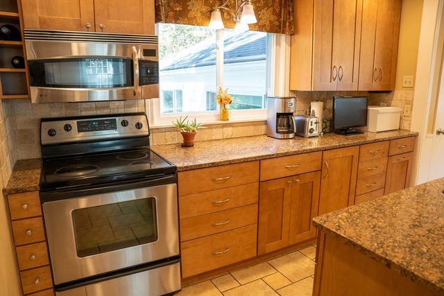 114 Grafton Street, Shrewsbury, MA 01545