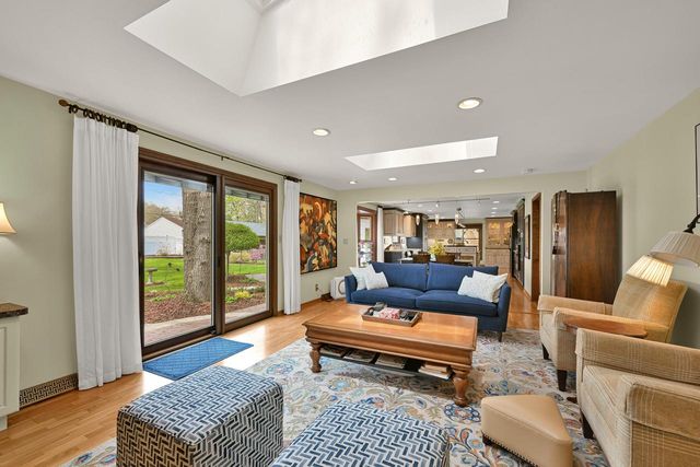 8710 Lakeshore DRIVE, Pleasant Prairie, WI 53158
