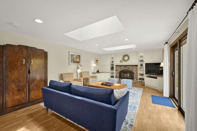 8710 Lakeshore DRIVE, Pleasant Prairie, WI 53158