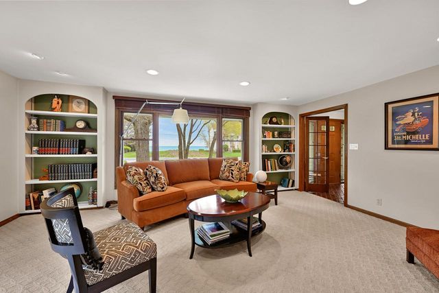 8710 Lakeshore DRIVE, Pleasant Prairie, WI 53158