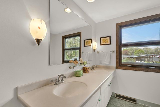 8710 Lakeshore DRIVE, Pleasant Prairie, WI 53158