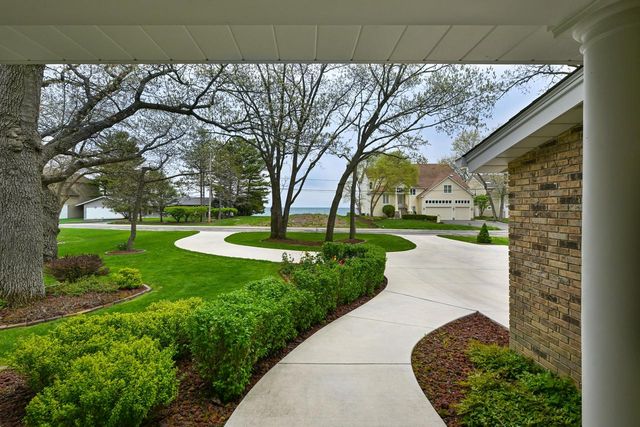8710 Lakeshore DRIVE, Pleasant Prairie, WI 53158