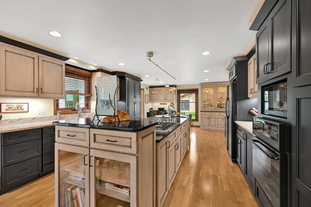 8710 Lakeshore DRIVE, Pleasant Prairie, WI 53158