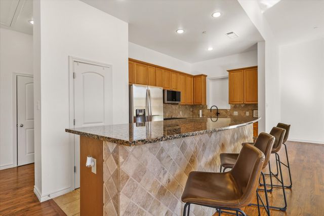 13900 Noel Road 6, Dallas, TX 75240