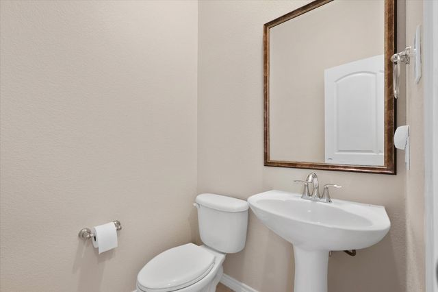 13900 Noel Road 6, Dallas, TX 75240