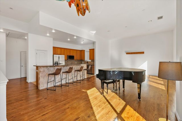 13900 Noel Road 6, Dallas, TX 75240