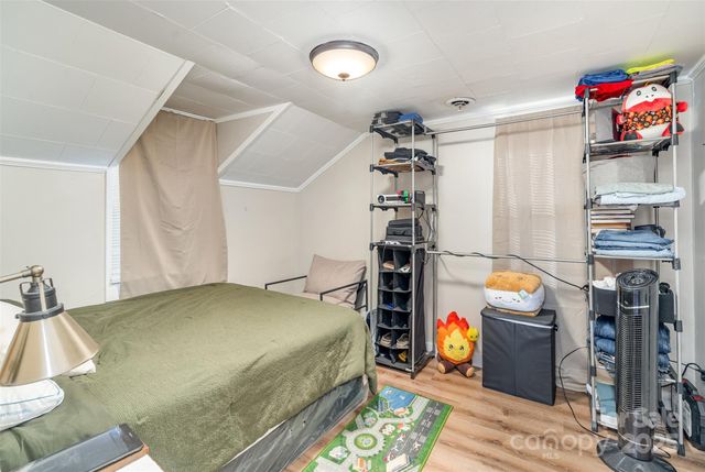 808 Harrisburg Drive SW, Lenoir, NC 28645