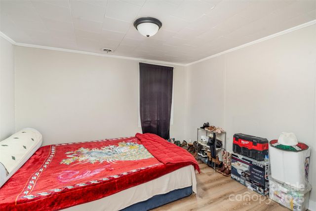 808 Harrisburg Drive SW, Lenoir, NC 28645