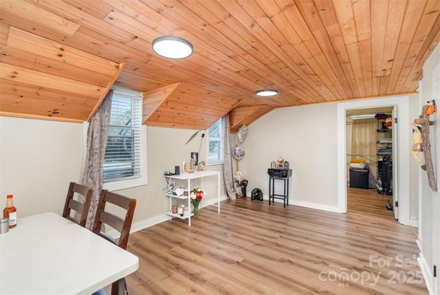 808 Harrisburg Drive SW, Lenoir, NC 28645