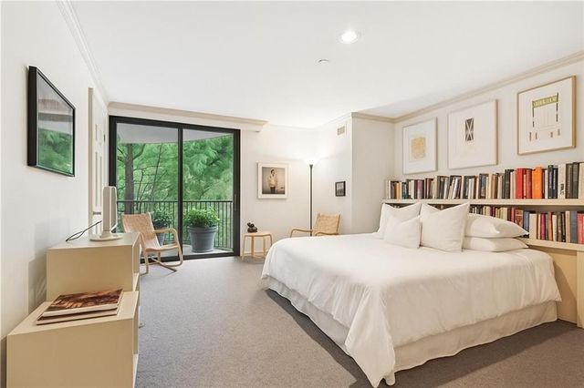 433 Ward Parkway 1 S, Kansas City, MO 64112