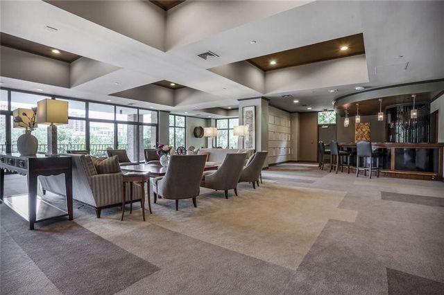 433 Ward Parkway 1 S, Kansas City, MO 64112