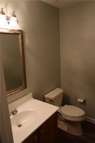 179 London Towne Dr, Brookline, PA 15226