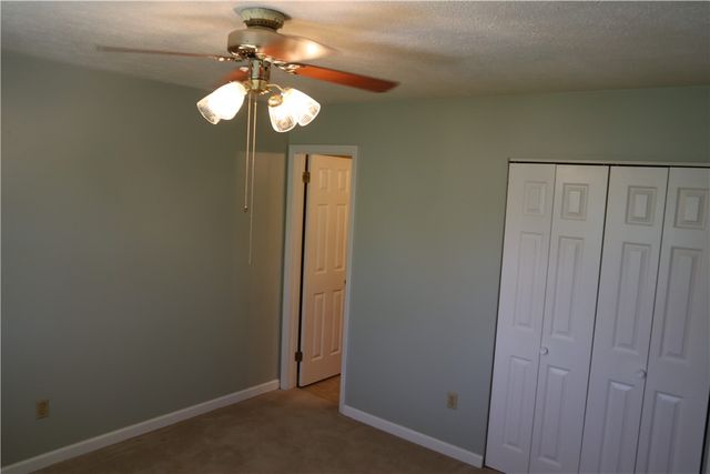179 London Towne Dr, Brookline, PA 15226