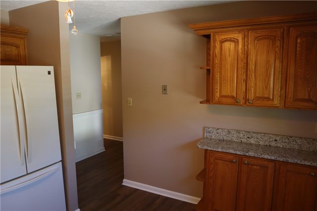 179 London Towne Dr, Brookline, PA 15226