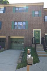 179 London Towne Dr, Brookline, PA 15226