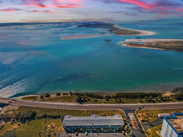 2 CAUSEWAY BOULEVARD 208, Dunedin, FL 34698