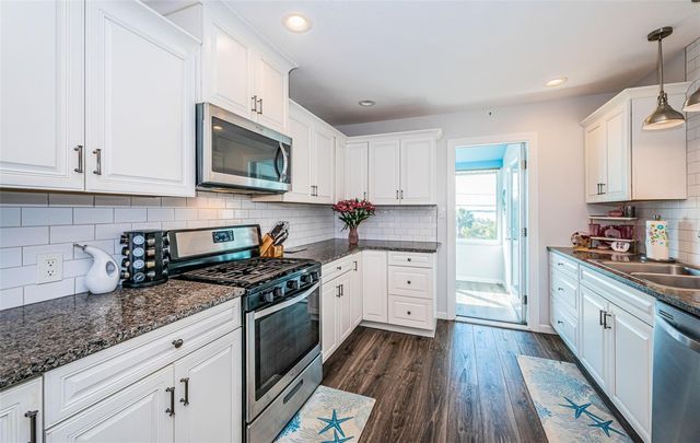 2 CAUSEWAY BOULEVARD 208, Dunedin, FL 34698