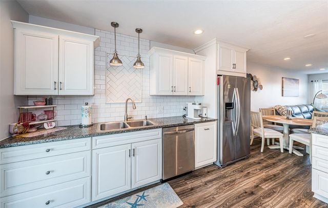 2 CAUSEWAY BOULEVARD 208, Dunedin, FL 34698