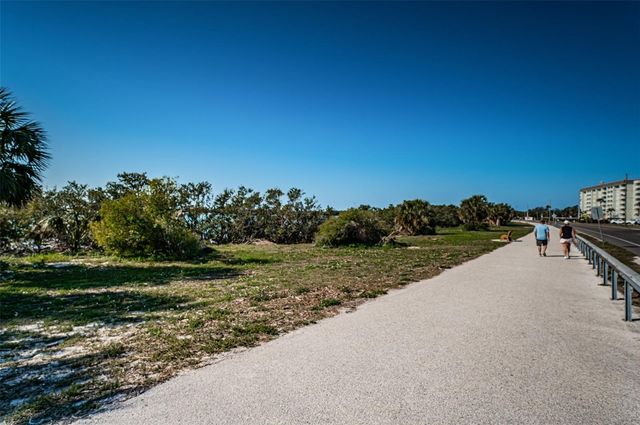 2 CAUSEWAY BOULEVARD 208, Dunedin, FL 34698