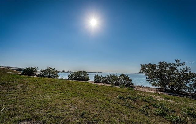 2 CAUSEWAY BOULEVARD 208, Dunedin, FL 34698