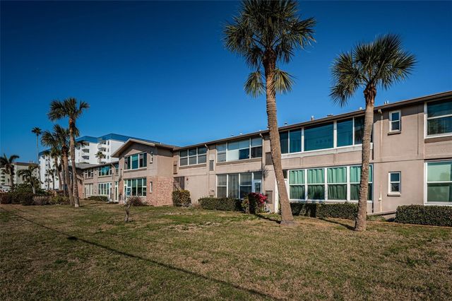 2 CAUSEWAY BOULEVARD 208, Dunedin, FL 34698
