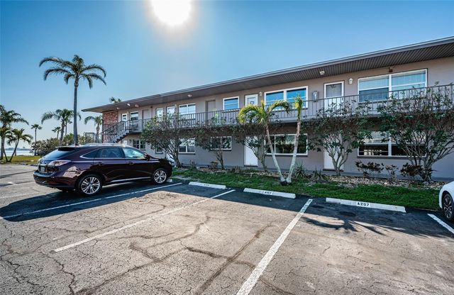 2 CAUSEWAY BOULEVARD 208, Dunedin, FL 34698