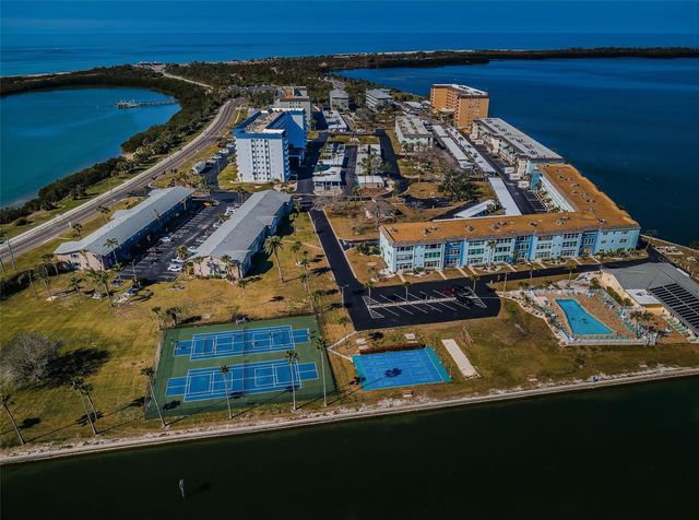 2 CAUSEWAY BOULEVARD 208, Dunedin, FL 34698