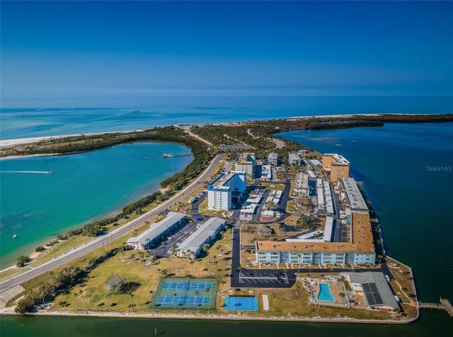 2 CAUSEWAY BOULEVARD 208, Dunedin, FL 34698