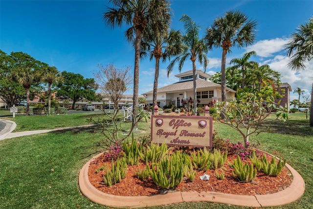 2 CAUSEWAY BOULEVARD 208, Dunedin, FL 34698
