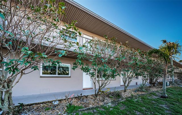 2 CAUSEWAY BOULEVARD 208, Dunedin, FL 34698