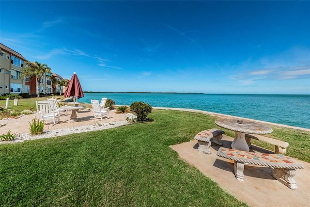 2 CAUSEWAY BOULEVARD 208, Dunedin, FL 34698