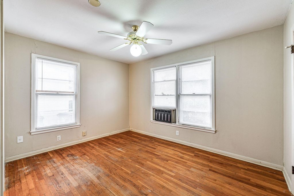 Image 16 of property listing at 2016 San Antonio Street, San Angelo, TX 76901