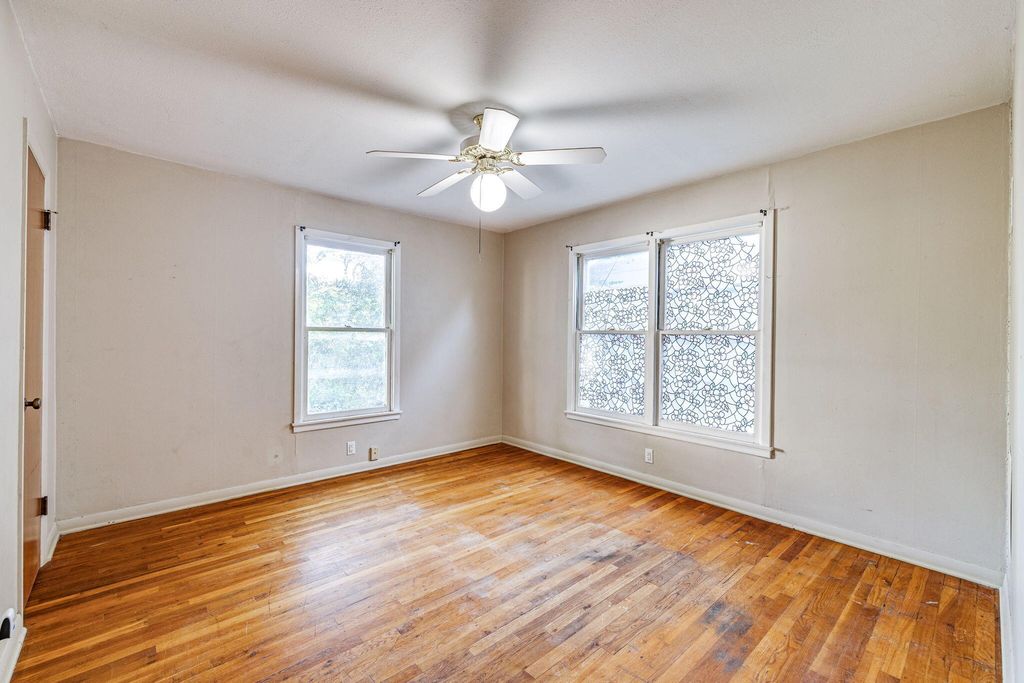 Image 19 of property listing at 2016 San Antonio Street, San Angelo, TX 76901