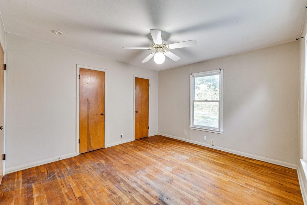 Image 20 of property listing at 2016 San Antonio Street, San Angelo, TX 76901