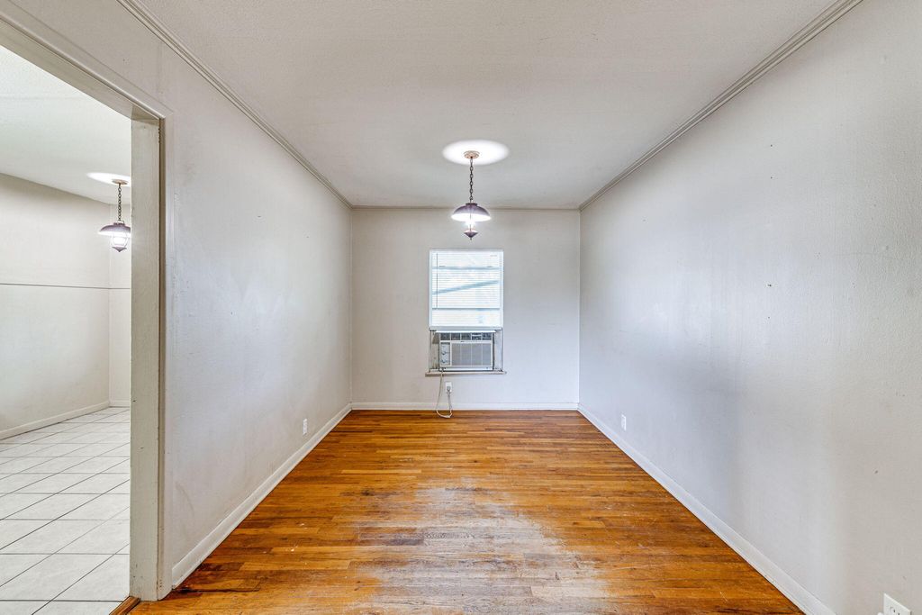 Image 9 of property listing at 2016 San Antonio Street, San Angelo, TX 76901