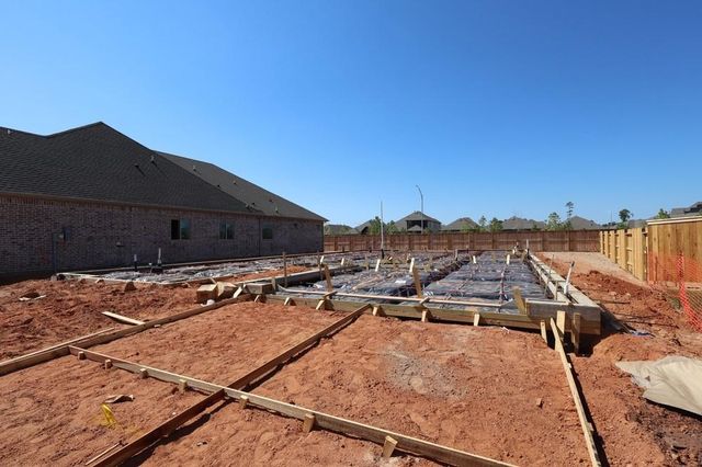 206 Sweetwater Rill Drive, Conroe, TX 77304