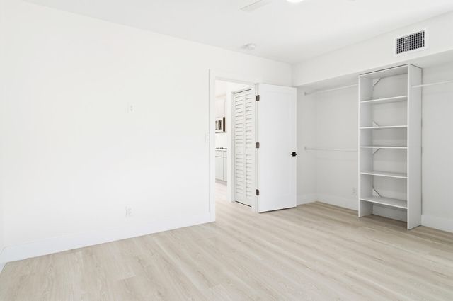 5909 S Dixie Highway 2b, West Palm Beach, FL 33405