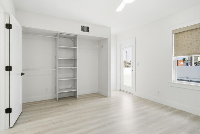 5909 S Dixie Highway 2b, West Palm Beach, FL 33405