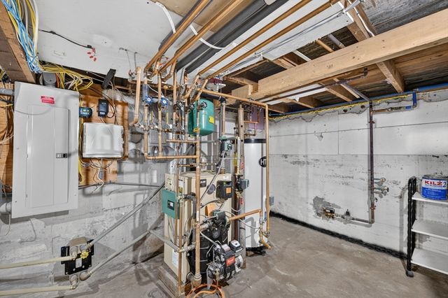112 Spruce St, Middleboro, MA 02346