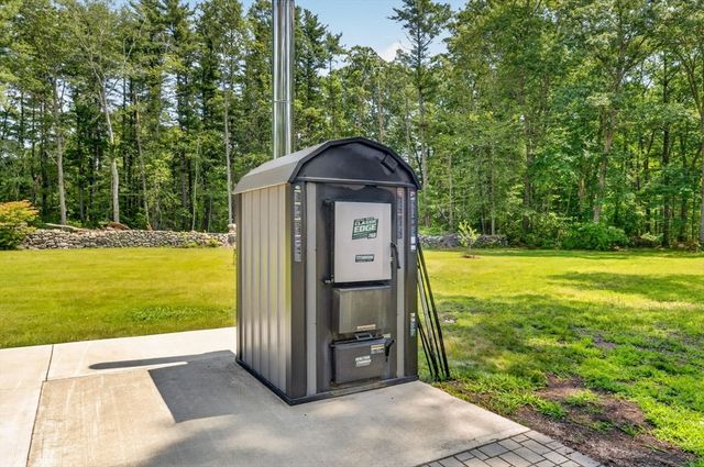 112 Spruce St, Middleboro, MA 02346
