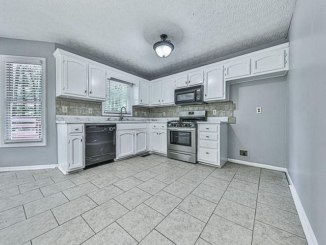 211 Mill Pointe Drive, Dallas, GA 30157