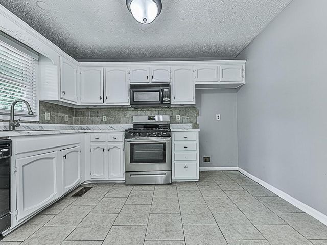 211 Mill Pointe Drive, Dallas, GA 30157