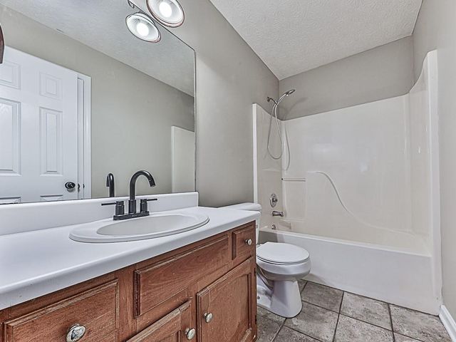 211 Mill Pointe Drive, Dallas, GA 30157