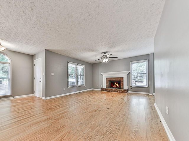 211 Mill Pointe Drive, Dallas, GA 30157