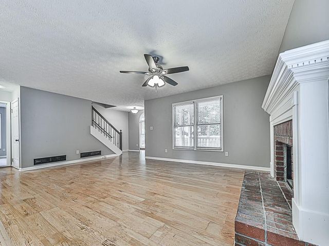 211 Mill Pointe Drive, Dallas, GA 30157