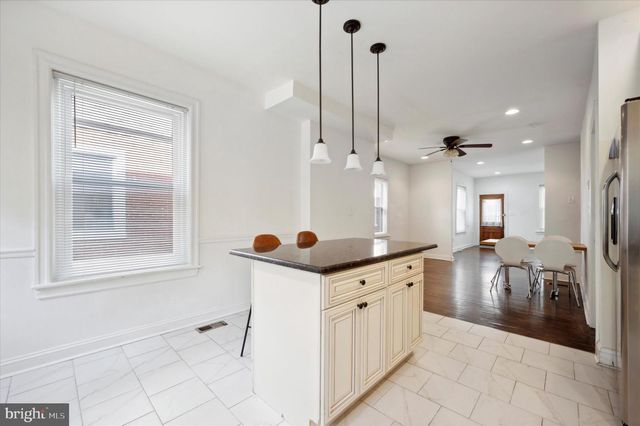 32 S CRICKET TER, Ardmore, PA 19003