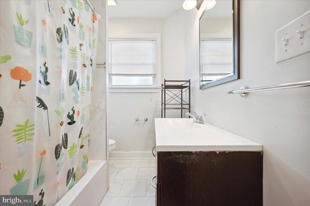32 S CRICKET TER, Ardmore, PA 19003